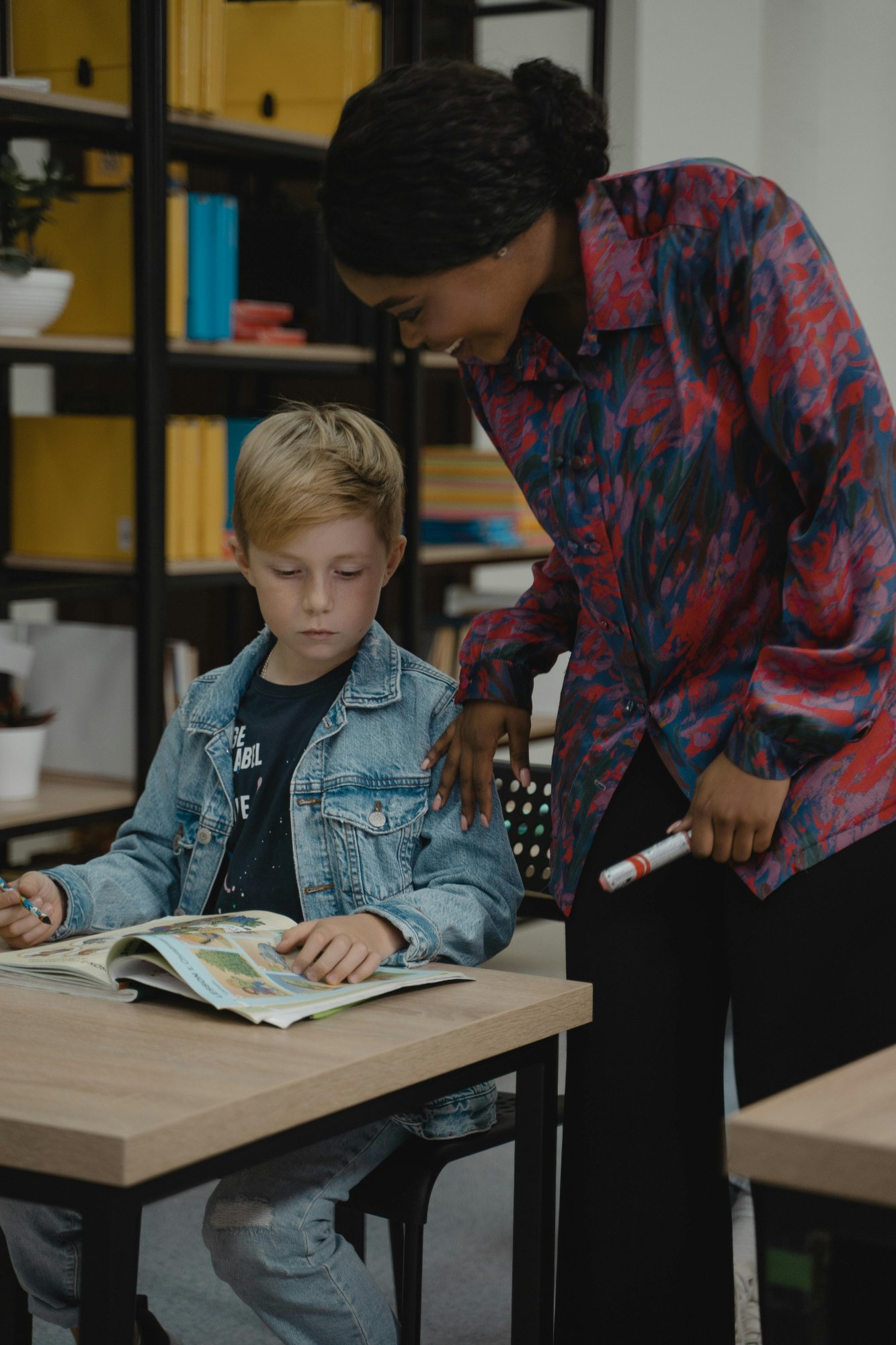 teacher student one on one desk